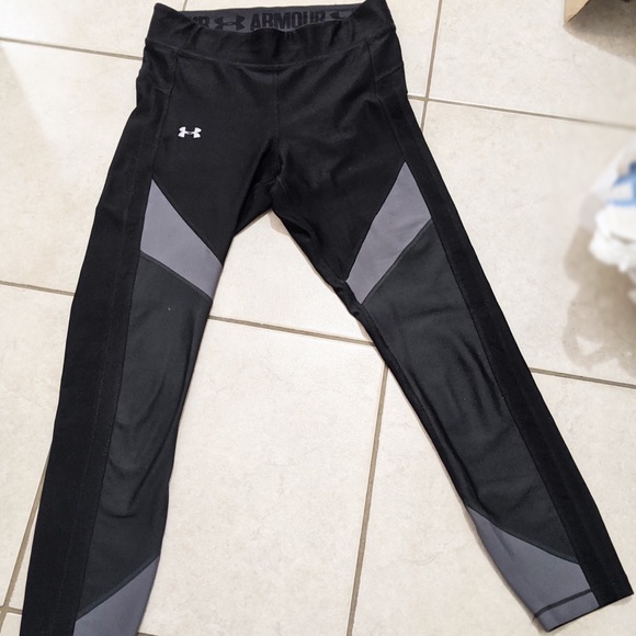 Under Armour HeatGear Capris Leggings - Picture 3 of 7
